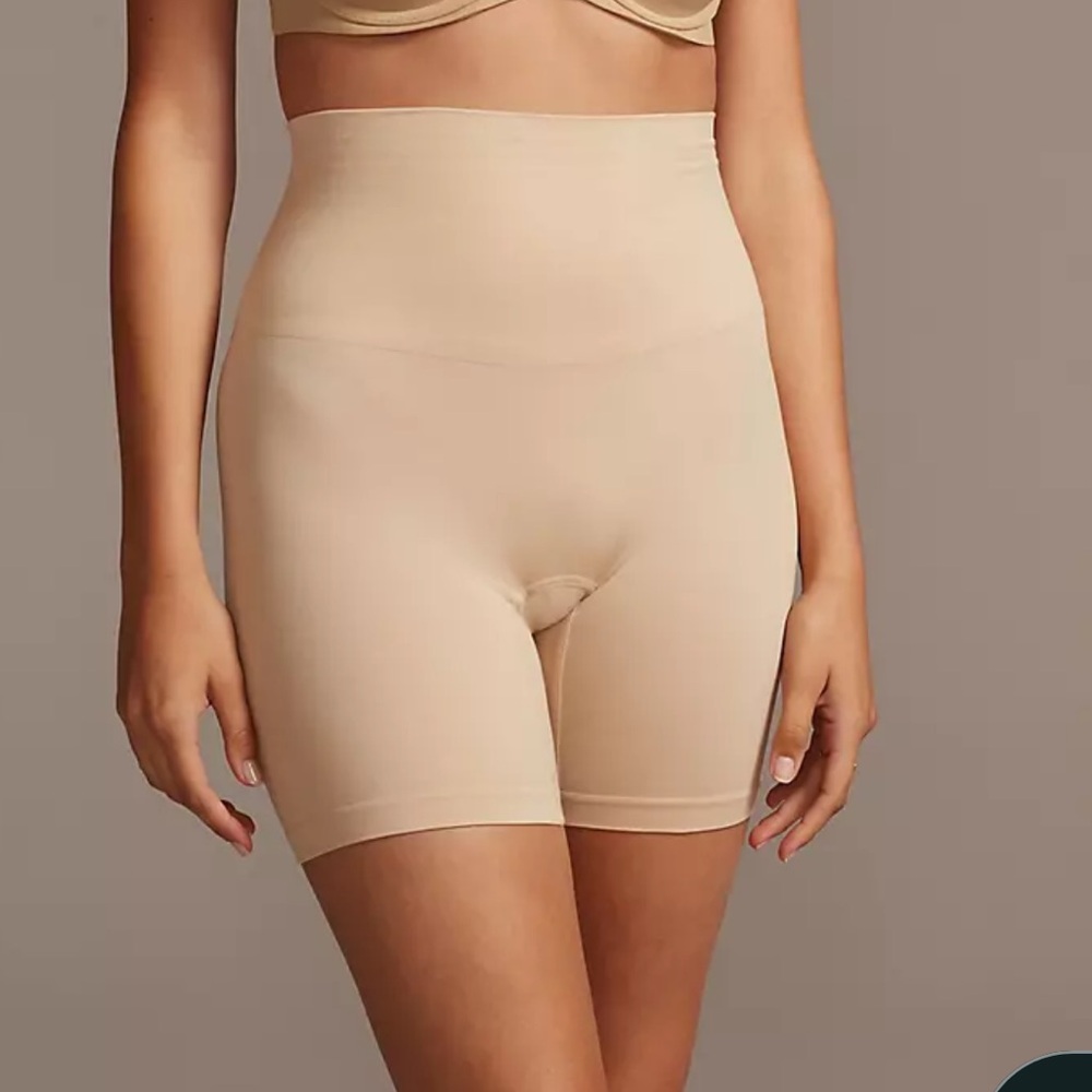 Maidenform Mid Rise Upper Thigh Shapewear Shorts
